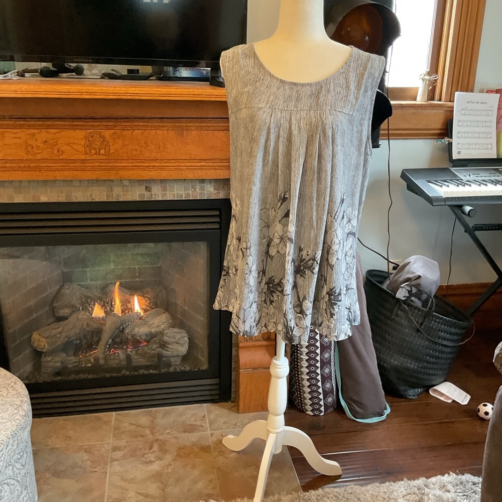 Women’s dressy grey floral, sleeveless tunic